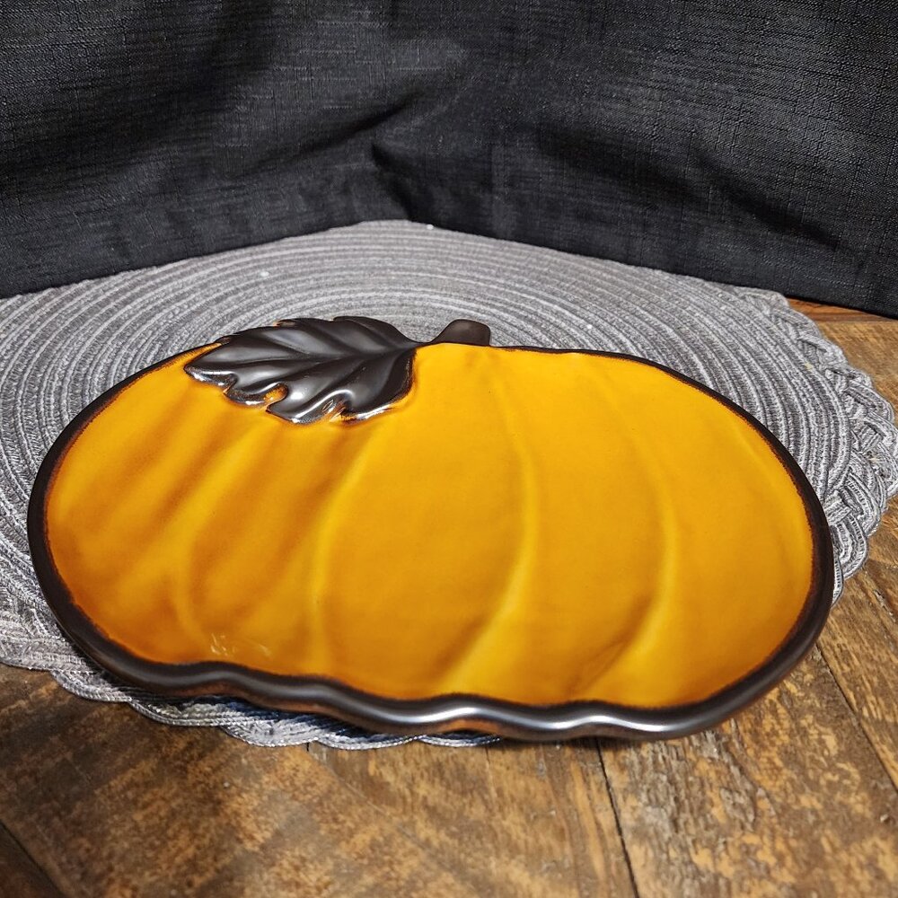 Pumpkin Stoneware Dish